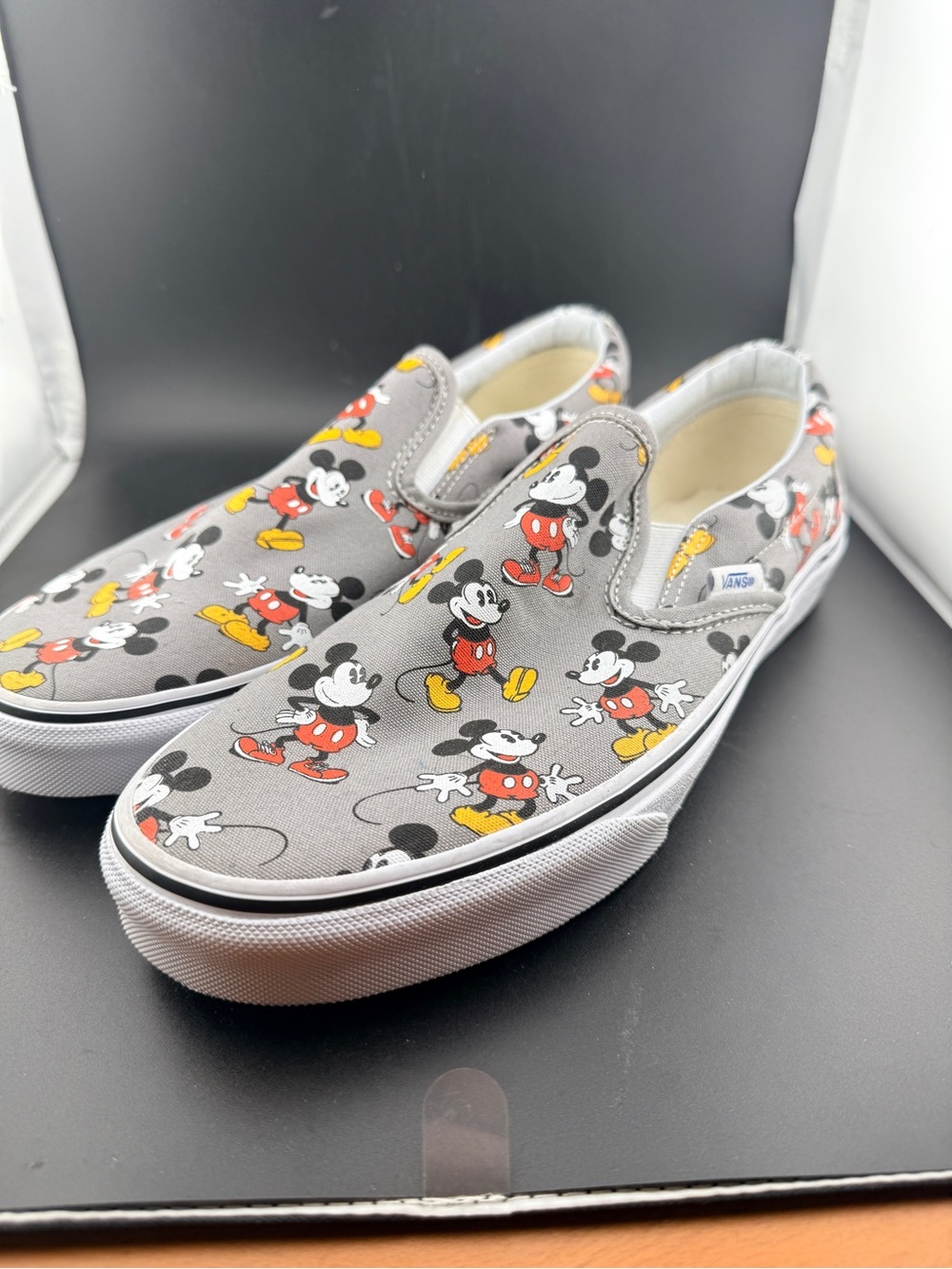 Rare Limited Edition Vans Unisex Mickey Mouse Slip-On Shoes - Picture 2 of 6